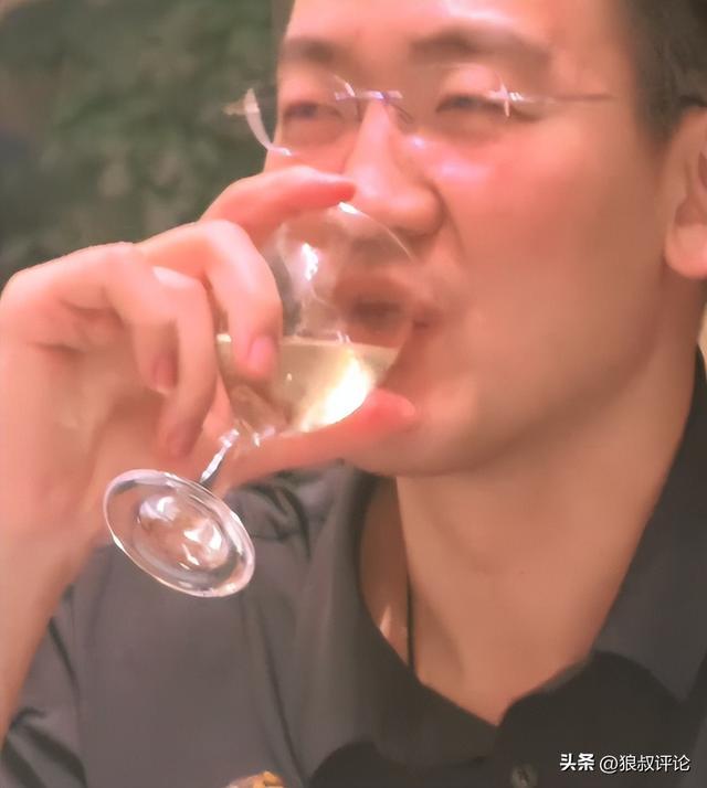 FMVP从未申请交易,却被送走!尴尬!刚喷完恩比德,就成队友!